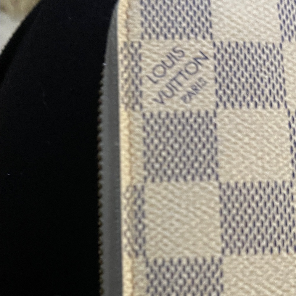 Louis Vuitton Damier Azur Zip Wallet - Cream/Blue - Picture 6 of 15